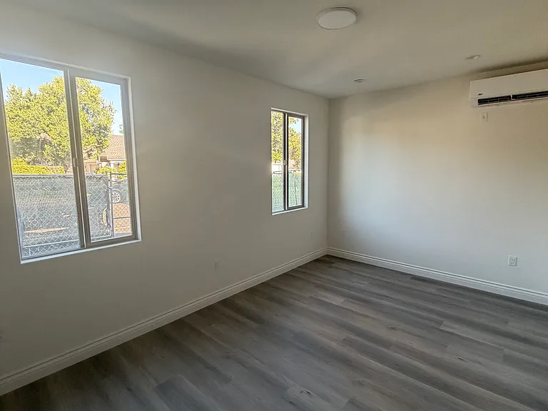 216 Poppy Ave #2 — Photo 5