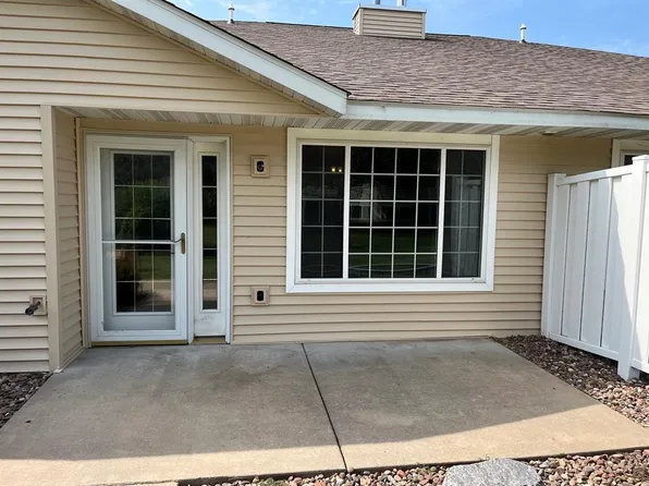 4326 W Robin Meadows Lane, Eau Claire, WI 54701