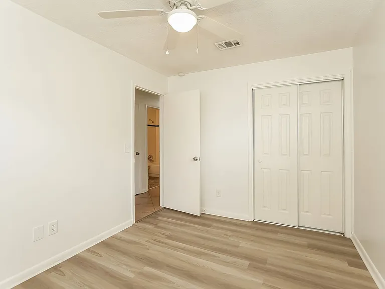6139 Deepwood Dr E — Photo 13