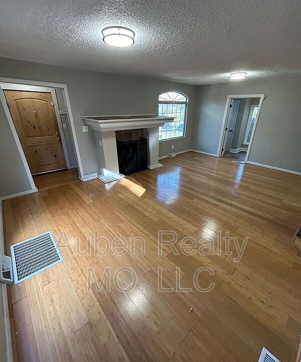 1st image of 7409 Forest Ave
