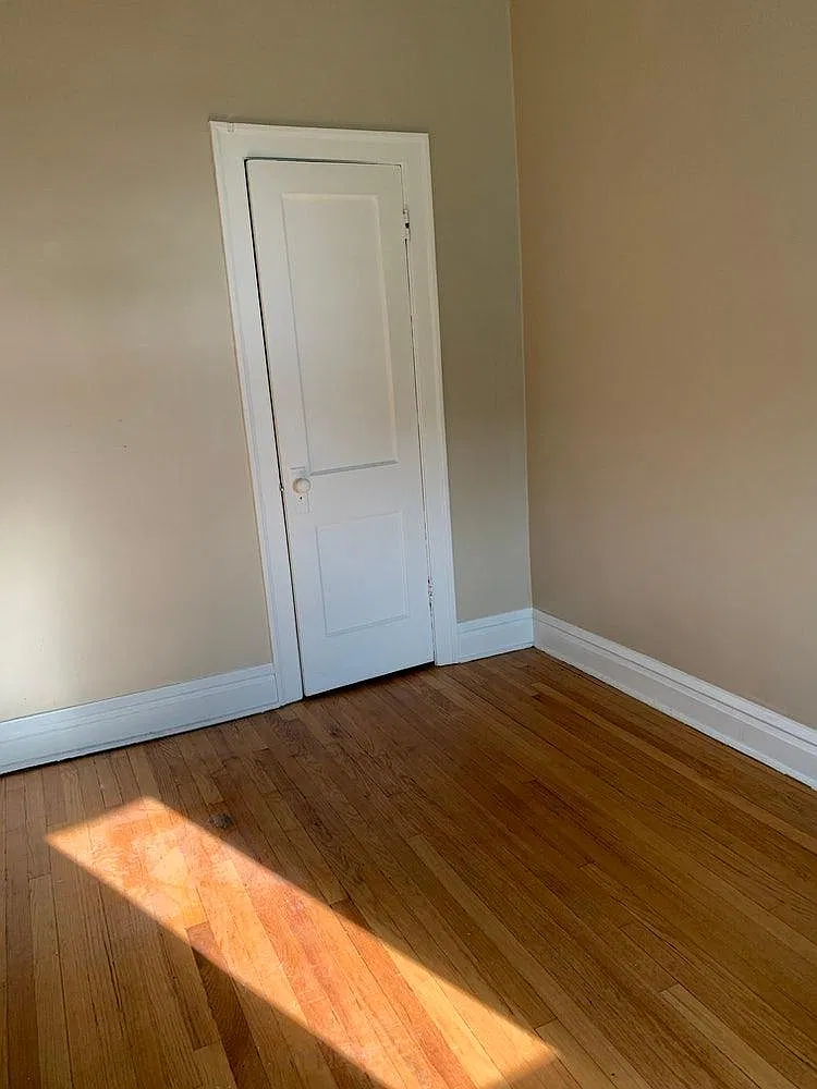 2 bed, 500 sqft, $1,500 — Photo 2