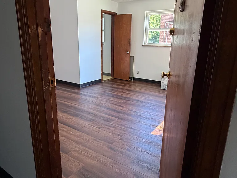 1534 Sutton Ave — Photo 3