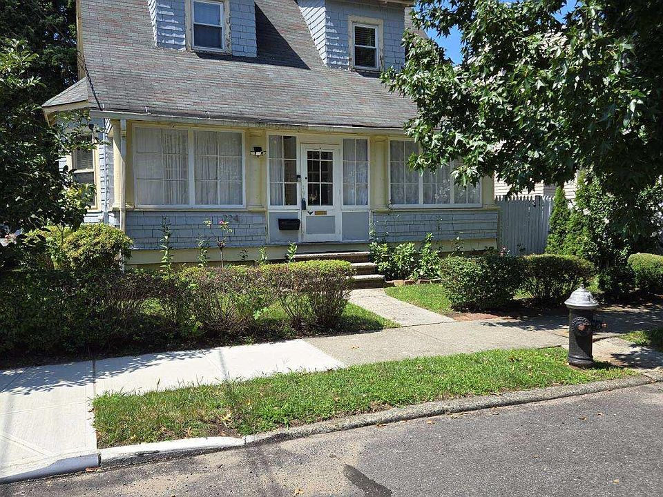 2nd image of 224 Bidwell Ave