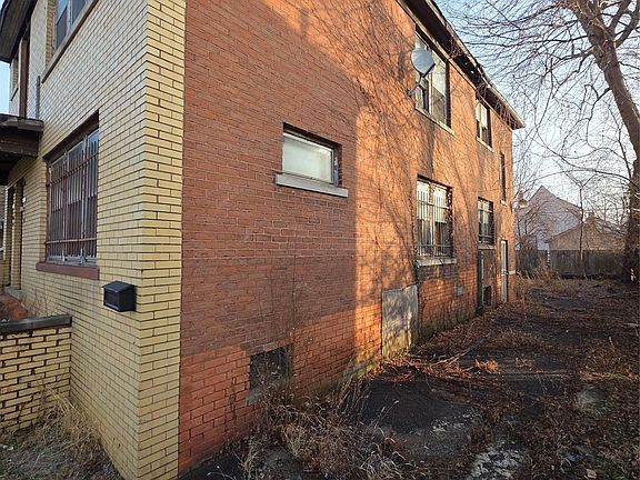 5th image of 14834 Mark Twain St
