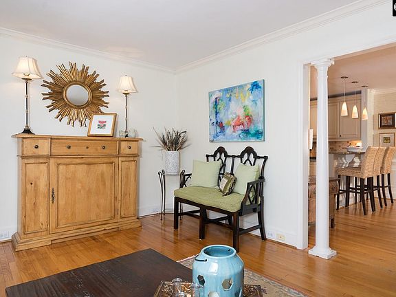 5th image of 837 Arbutus Dr