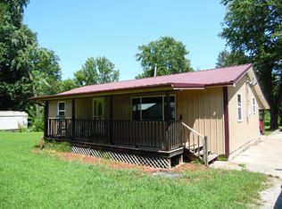 420 S 5th St, Chetopa, KS 67336