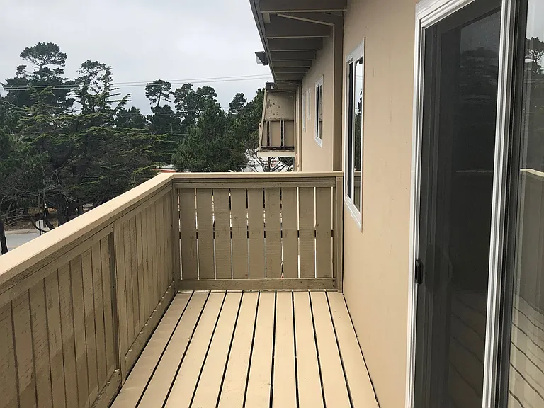 Shangri-La Apartments — Photo 17