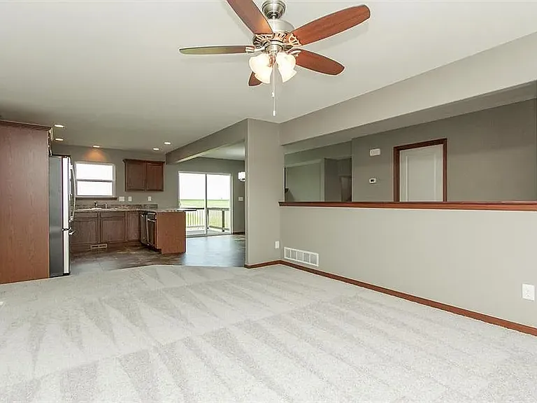3703 English Glen Ave — Photo 16