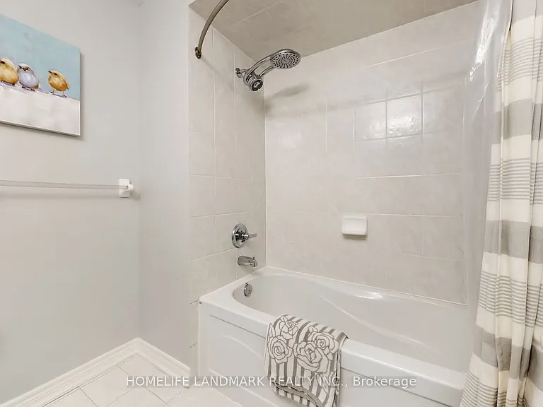 13 Woodway Ln — Photo 40