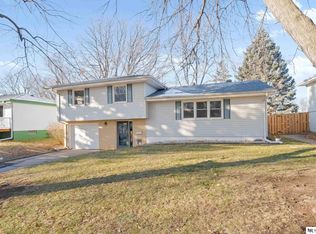 2836 S 137th St, Omaha, NE 68144