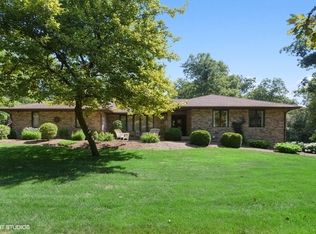 27606 Hunters Ln, Sycamore, IL 60178