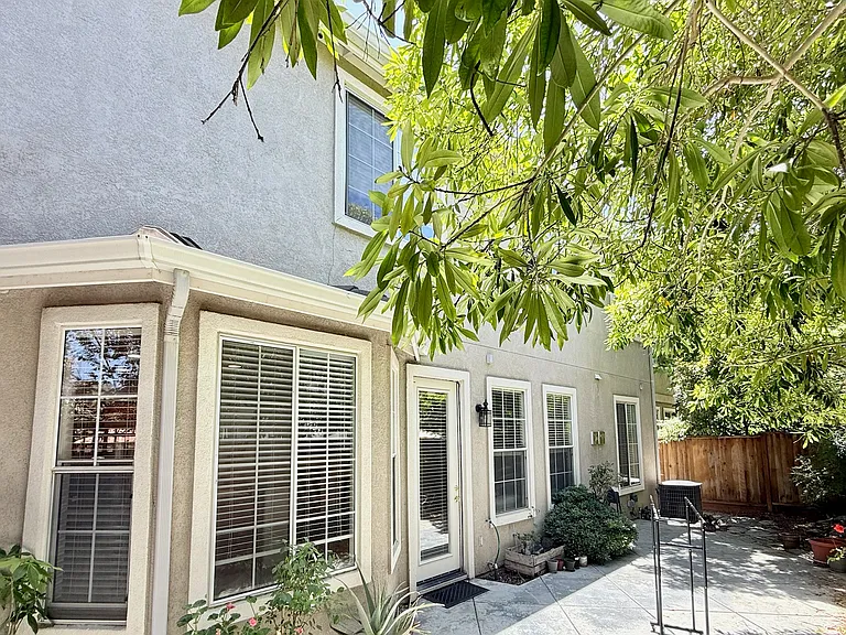 863 Dederick Ct — Photo 64