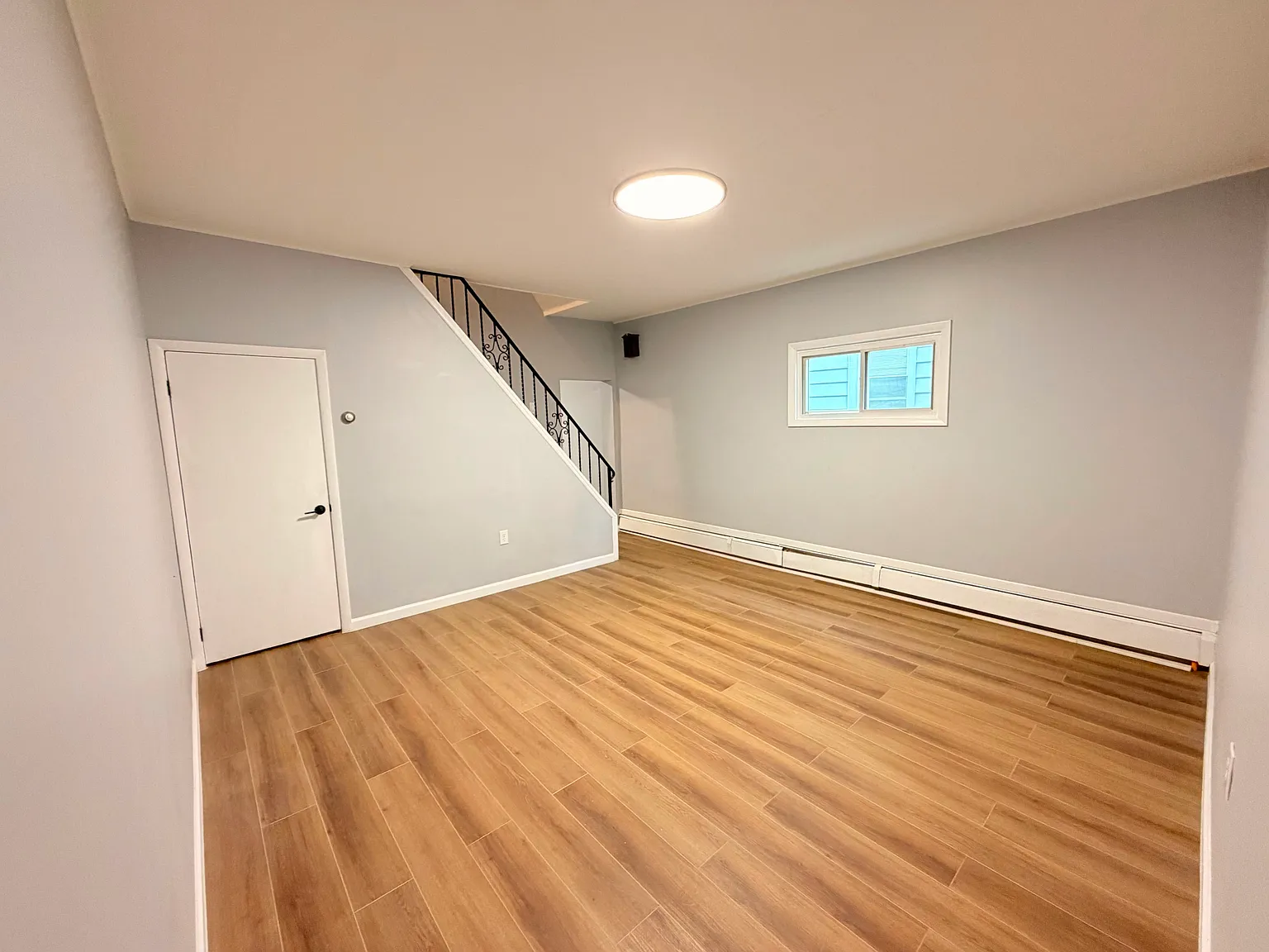 3 bed, 1300 sqft, $1,600 — Photo 2