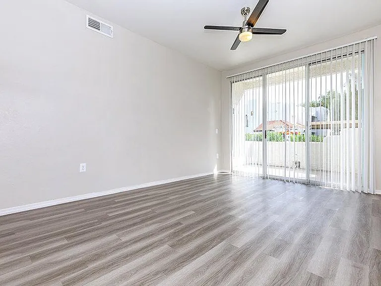 The Residences at Palm Valley Apartments — Photo 26