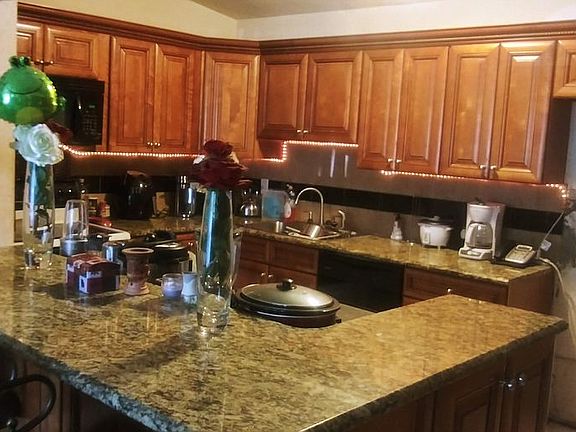 3rd image of 117 Leonard Ct