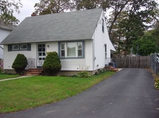 263 Florida Ave, Copiague, NY 11726