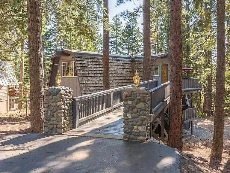 5868 Victoria Rd — Photo 18