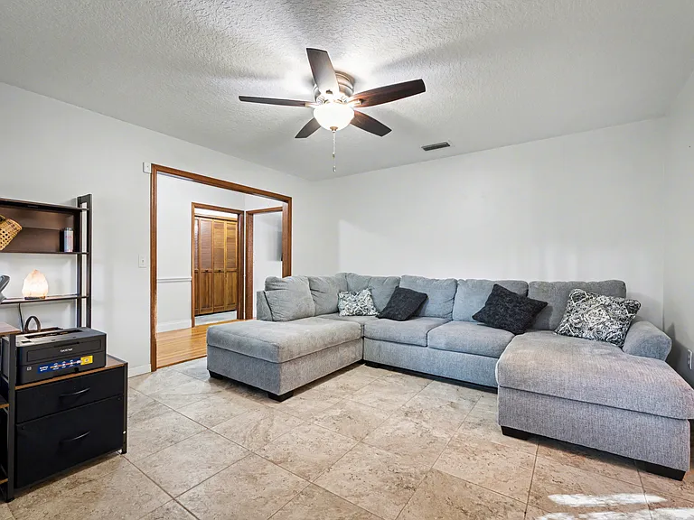 523 Princewood Dr — Photo 10