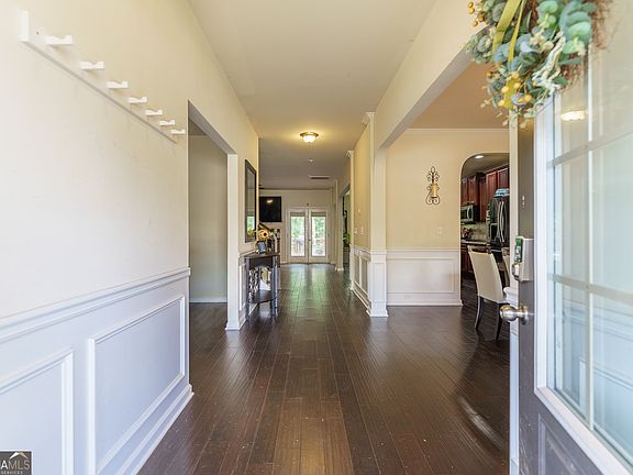3rd image of 18 Canyon View Dr