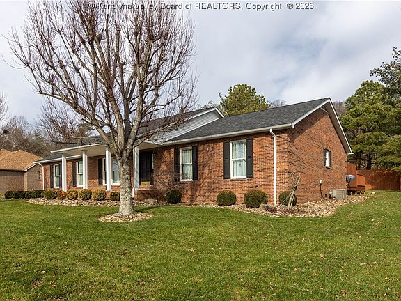 3rd image of 97 Willowood Cir