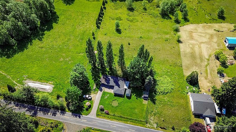3rd image of 5027 SLEATER KINNEY Road NE