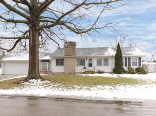 23 Harbord Dr, Bloomington, IL 61701
