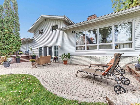 5th image of 2697 Beaumont St