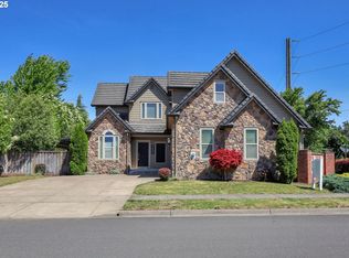 3435 Meadow View Dr, Eugene, OR 97408