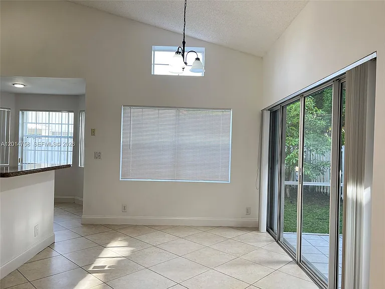 465 Somerset Way — Photo 18