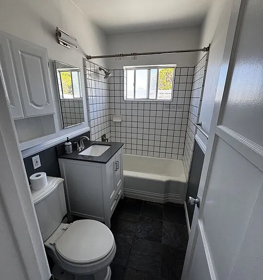2115 Ocean Park Blvd #4 — Photo 14