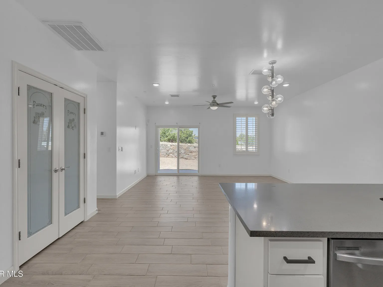 3 bed, 2.0 bath, 1363 sqft, $1,850 — Photo 3