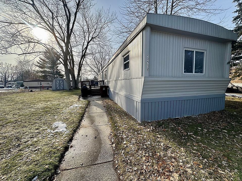1st image of 6905 Belhurst Ave NE