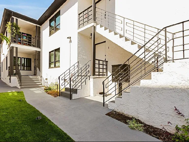 1621 Glendon Ave #2 — Photo 2