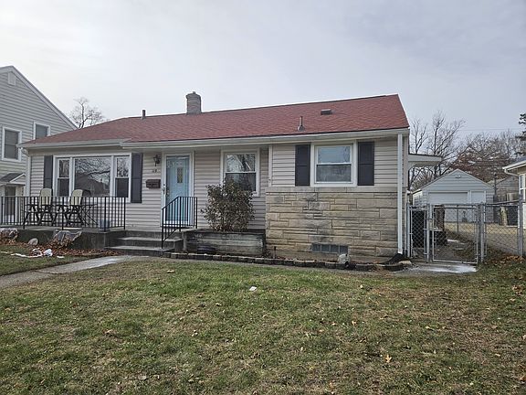 3rd image of 119 N Hawthorne Dr