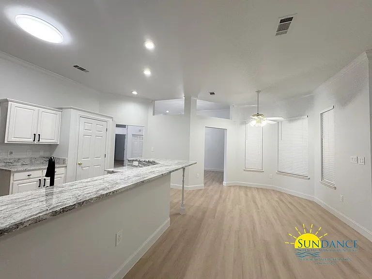504 Fallin Waters Dr — Photo 12