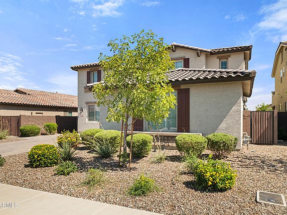 3rd image of 162 W Evergreen Pear Ave