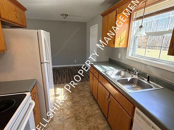 5th image of 429 Woodale Dr