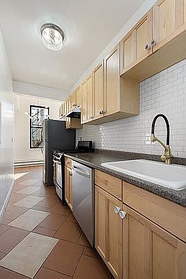 5th image of 550 Laguardia Pl APT 1N