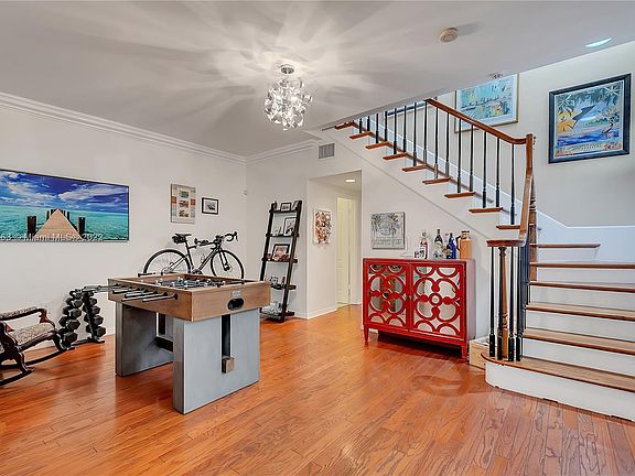 2nd image of 3263 Gifford Ln #3263