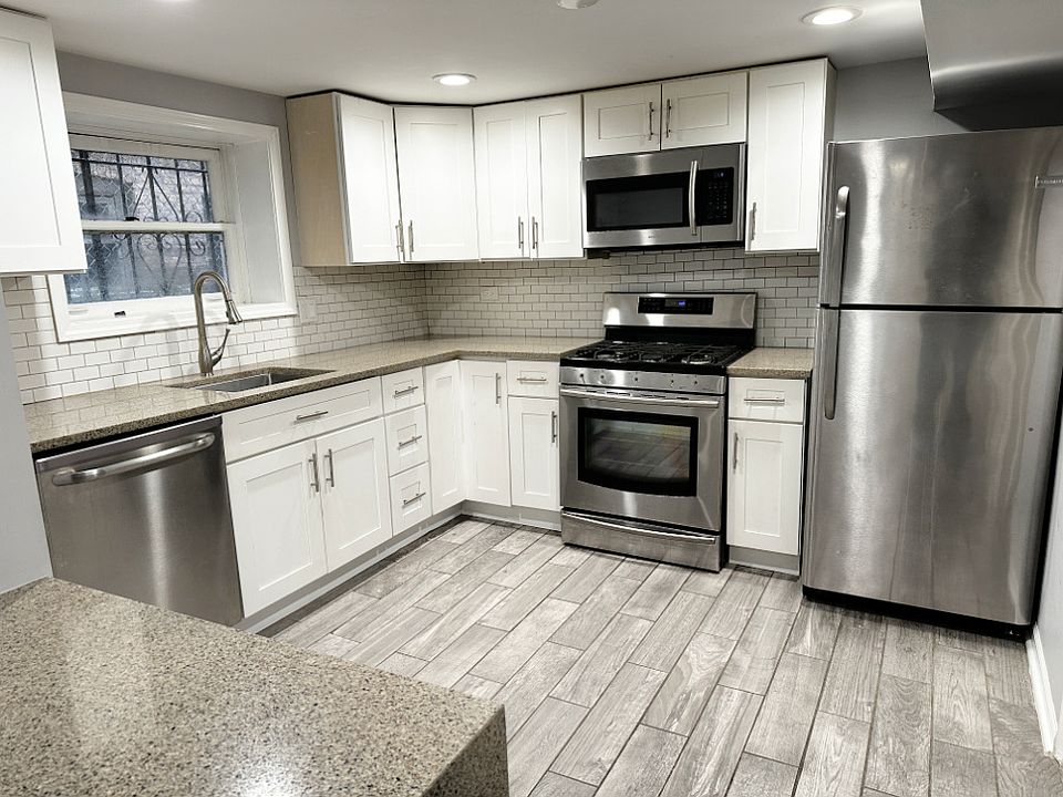 1st image of 5065 W Sunnyside Ave