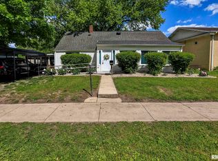 316 N Putnam St, Moweaqua, IL 62550