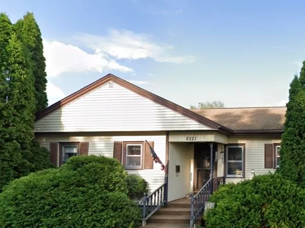 2521 Riverside Dr, La Crosse, WI 54601
