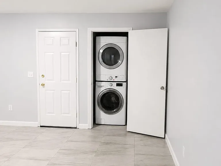22 Oak St #2B — Photo 4