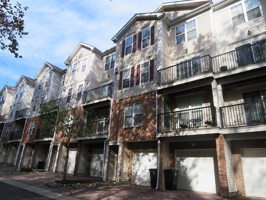 2nd image of 1503 Post Oak Dr