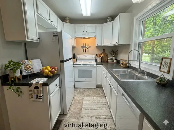 744 Crescent Dr, Reidsville, NC