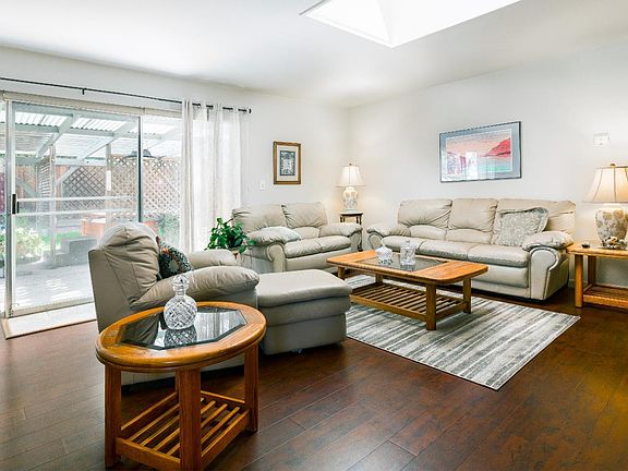 3rd image of 1194 Somerset Dr