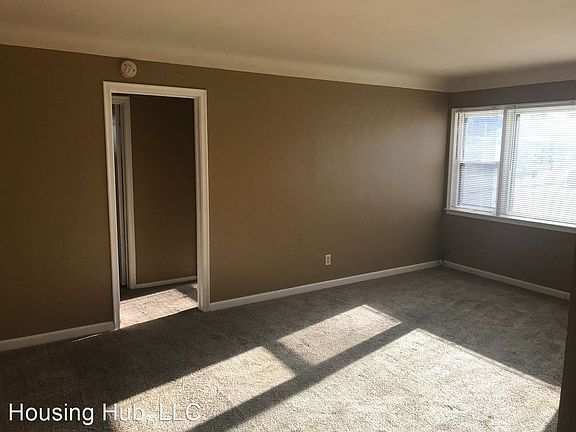 3rd image of 97 Orme St E APT 104