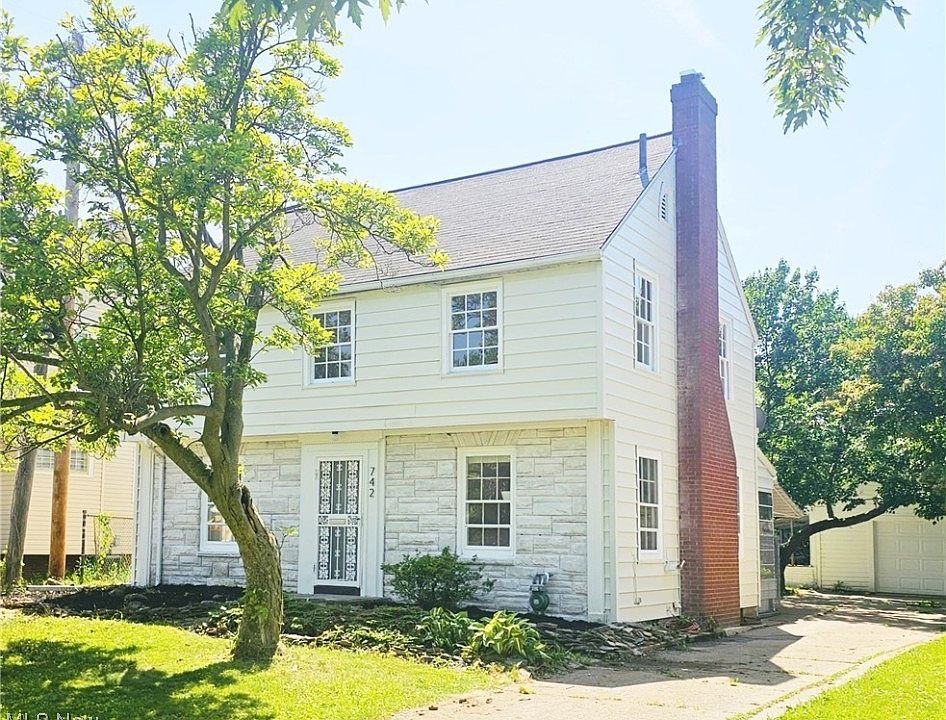 1st image of 742 Allison Ave