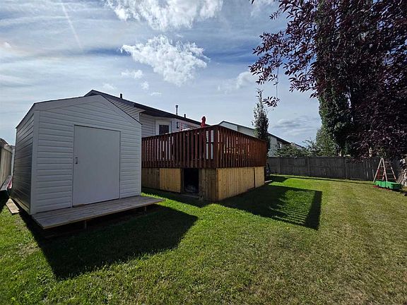 4th image of 37 S Pinnacle Cres