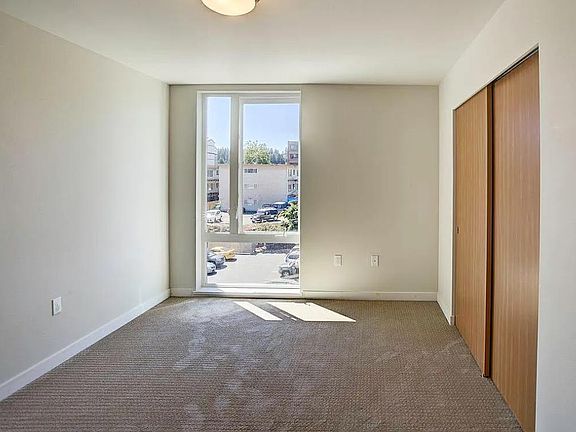 4th image of 12350 33rd Ave NE #206